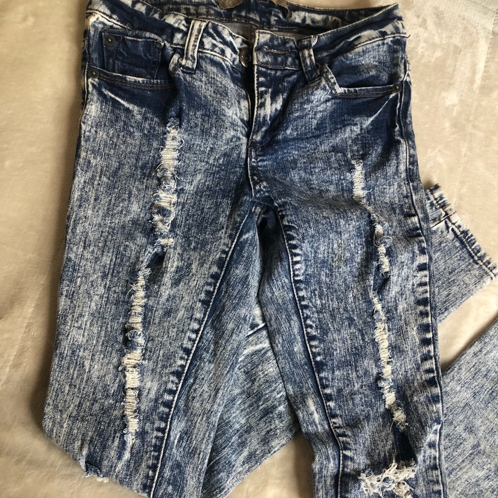 Distressed bleached skinny jeans